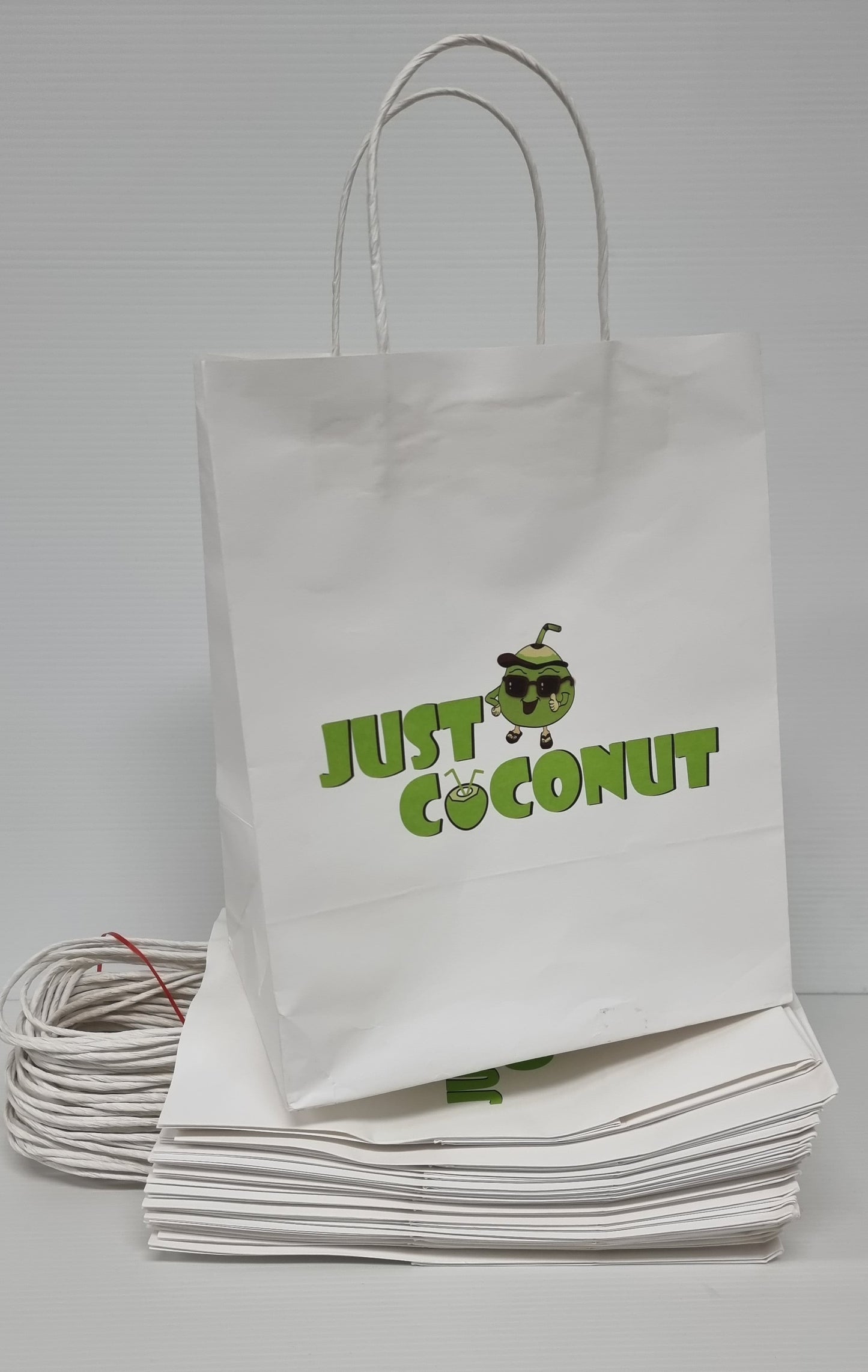 4 CUPS PAPER BAG WHITE LOGO 25 PCS PER PACKET